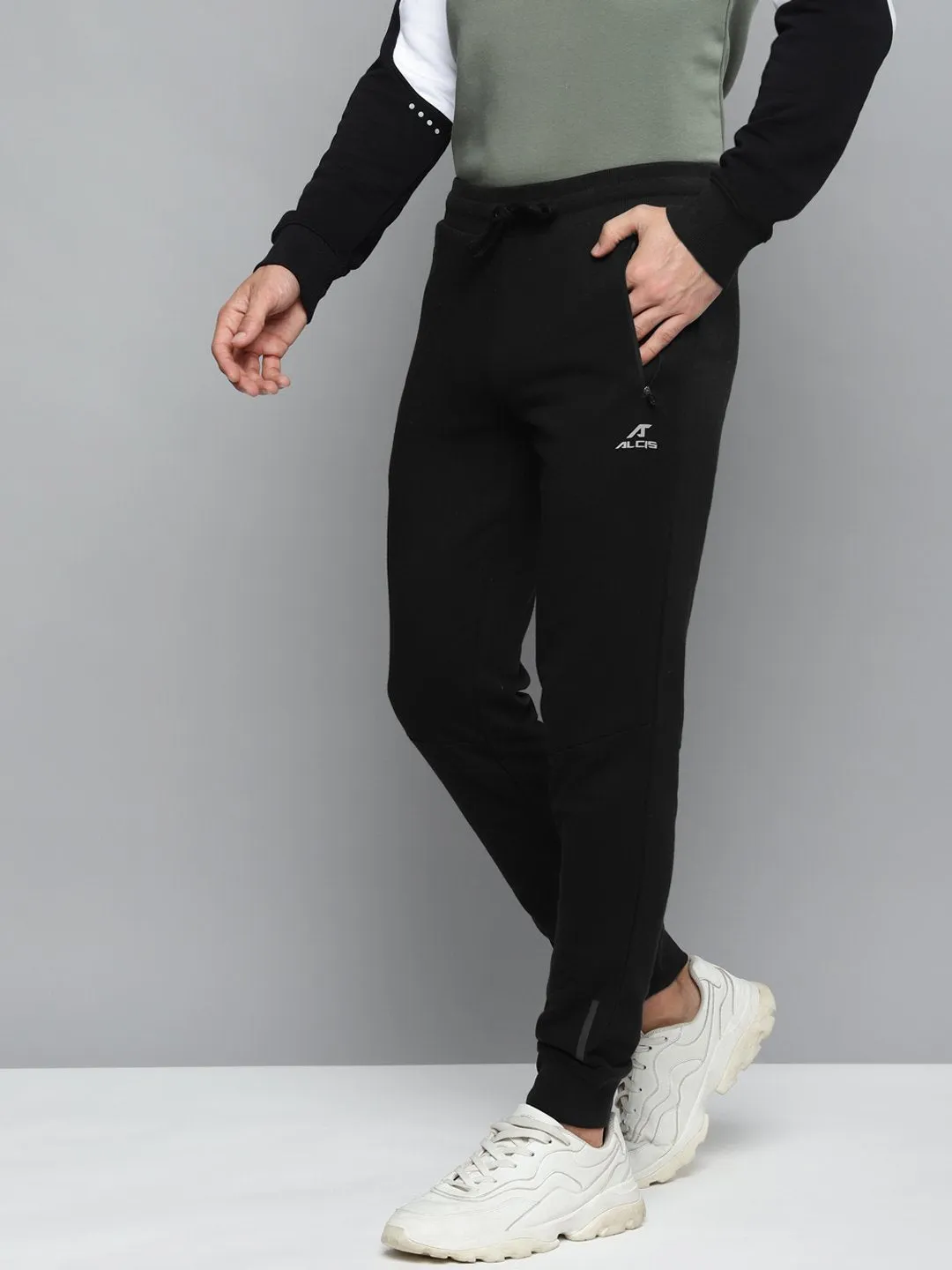 Alcis Men Black Solid Slim Fit Joggers