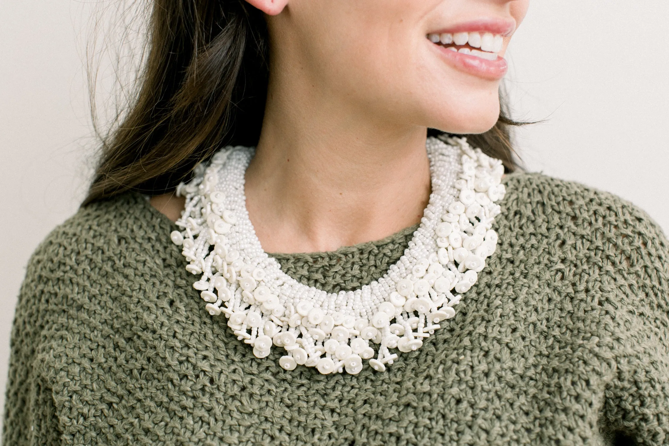 Ostrich Eggshell Skoonheid Bubble Collar, Cream